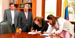 Firma pacto Córdoba