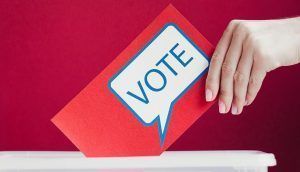 Persona votando